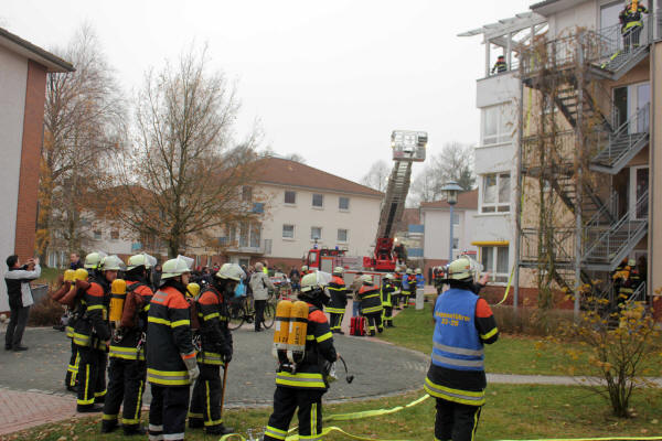 Feuerwehr Rettet 10 Menschen Aus Altenheim Jahresabschlussubung